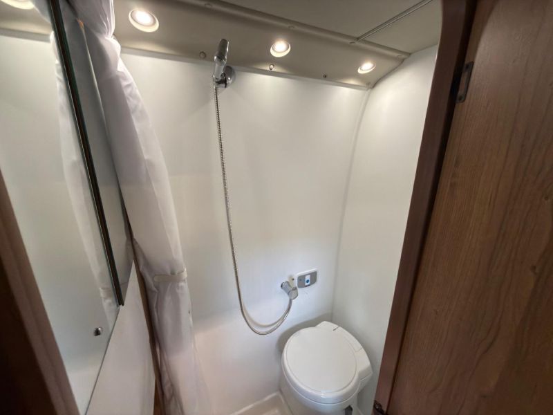 2017 Auto-Trail V-line SE 636