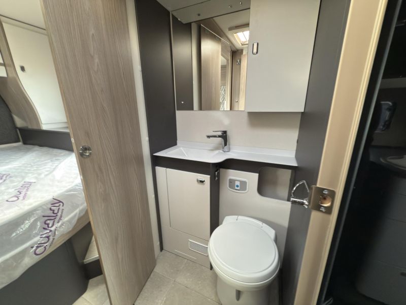 2025 Swift Escape 694
Incl Awning