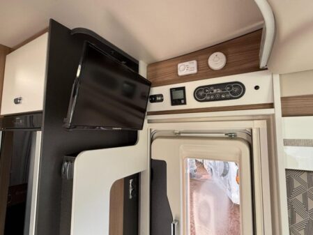 2022 Swift Escape 640