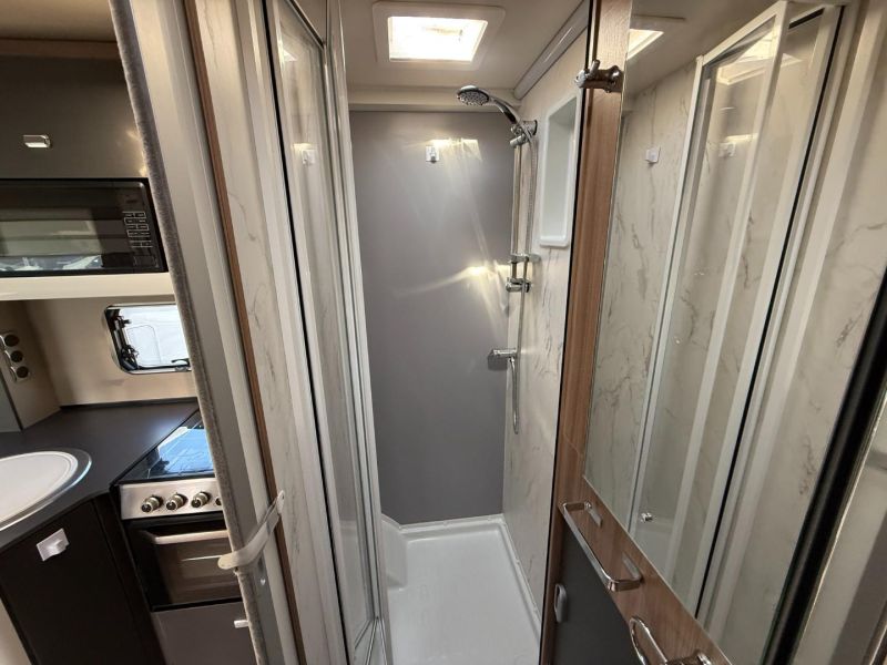 2022 Swift Escape 640