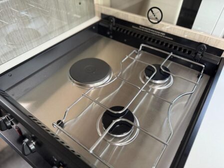 2025 Elddis Autoquest CV40 60th Anniversary Edition
Manual