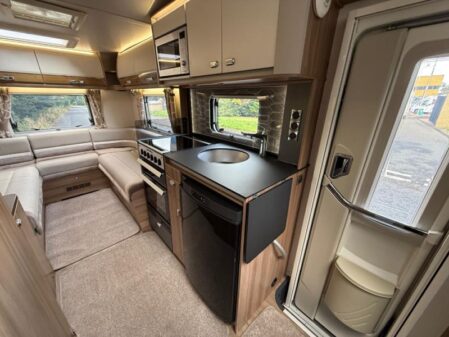 2020 Bessacarr BESSACAR 562