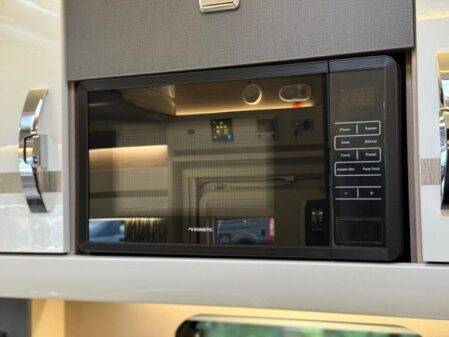 2025 Swift Escape 640