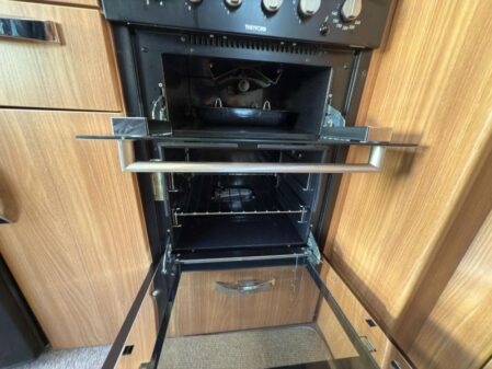 2014 Swift Conqueror 480
Incl Mover