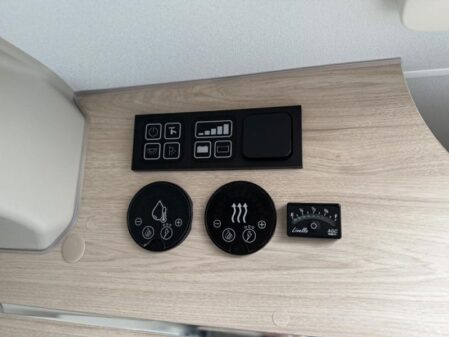 2025 Elddis Autoquest CV40 60th Anniversary Edition
Manual