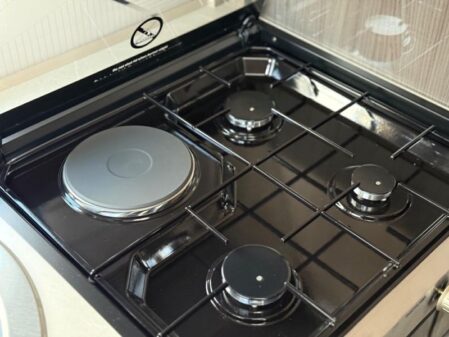 2025 Swift Challenger 560 SE