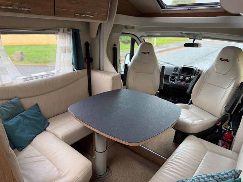 2018 Pilote Essential P716