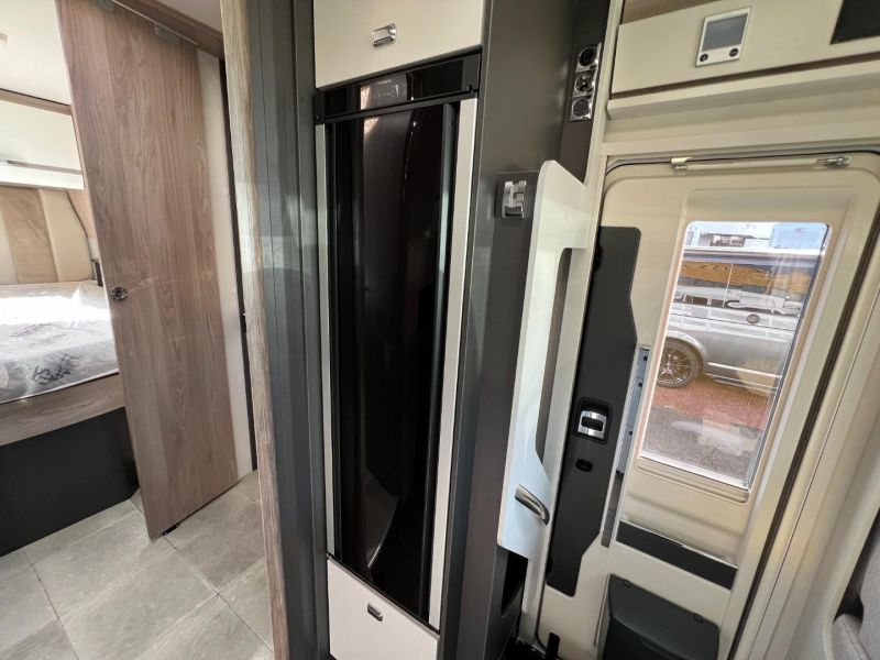 2024 Swift Escape 694