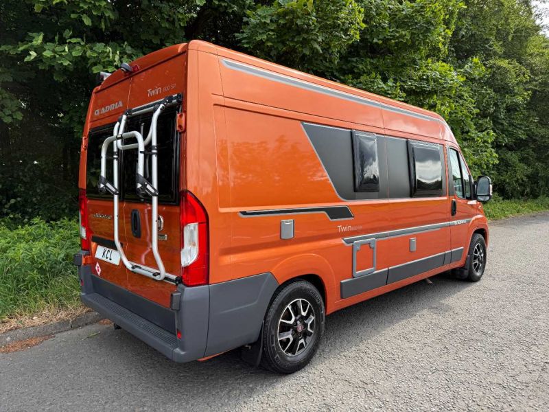 2018 Adria Twin 600 SP
Manual 150HP