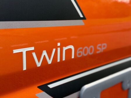 2018 Adria Twin 600 SP
Manual 150HP