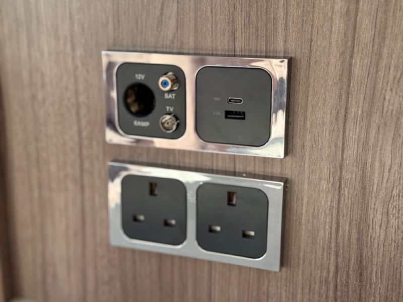 2026 Coachman VIP 520