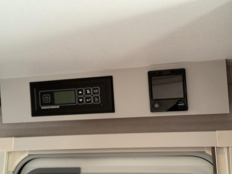 2026 Coachman VIP 520