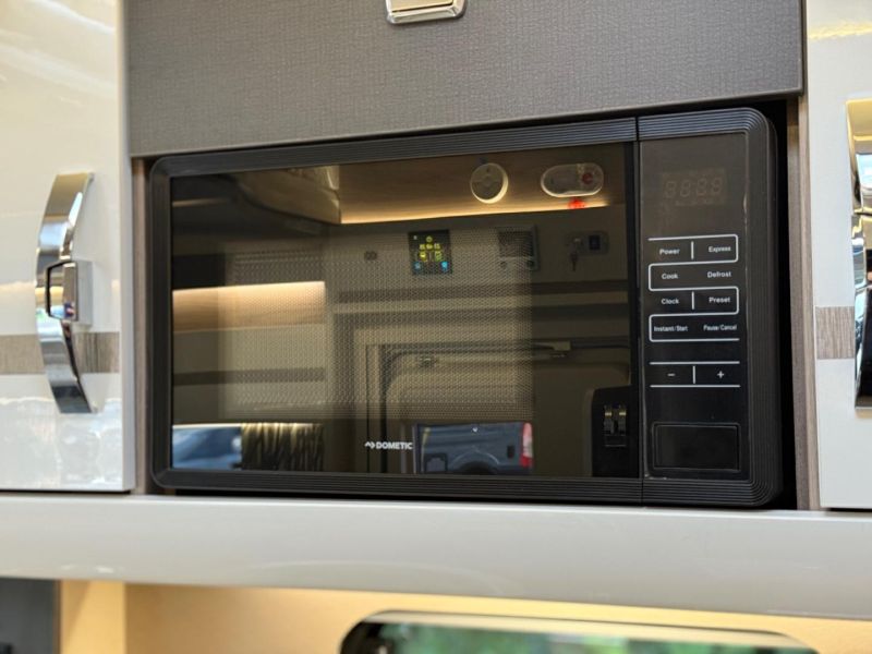 2025 Swift Escape 640