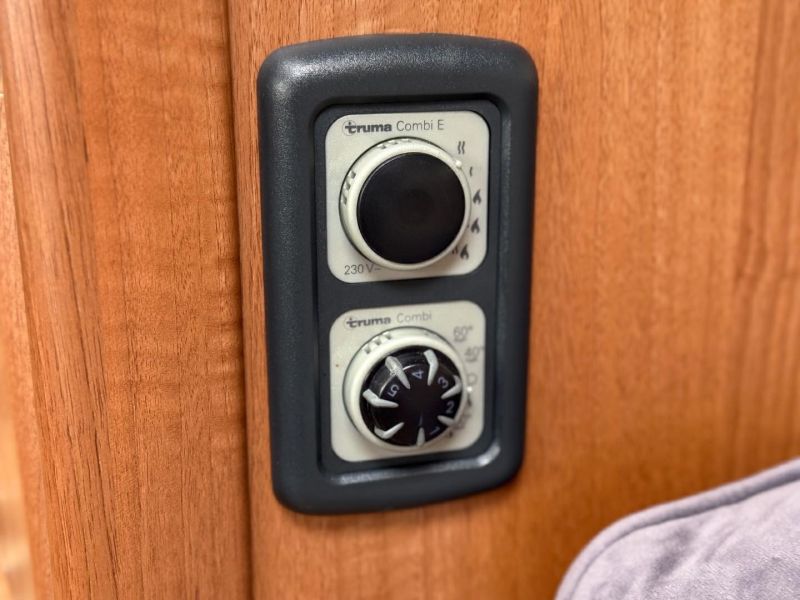 2011 Auto-Sleepers Broadway EL