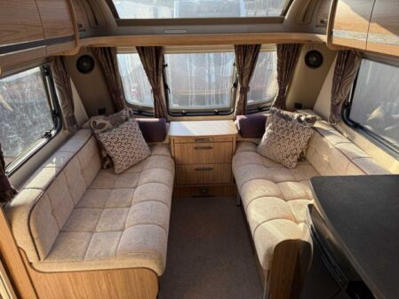 2015 Coachman VIP 545
Incl Mover