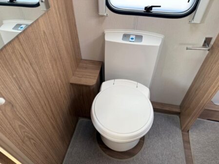 2015 Coachman VIP 545
Incl Mover