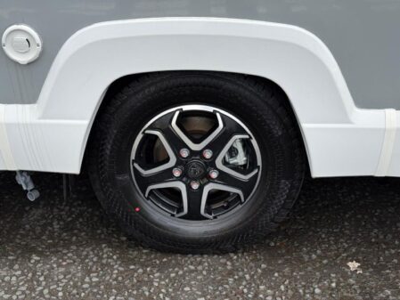 2026 Bailey Autograph 79-4T