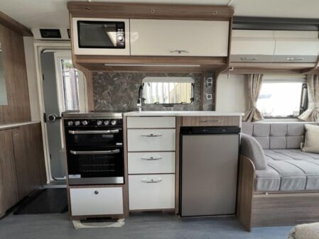 2025 Coachman VIP 520