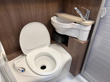 2016 Burstner Ixeo Time Sovereign 586