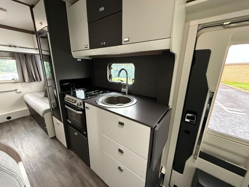 2024 Swift Voyager 475 Manual