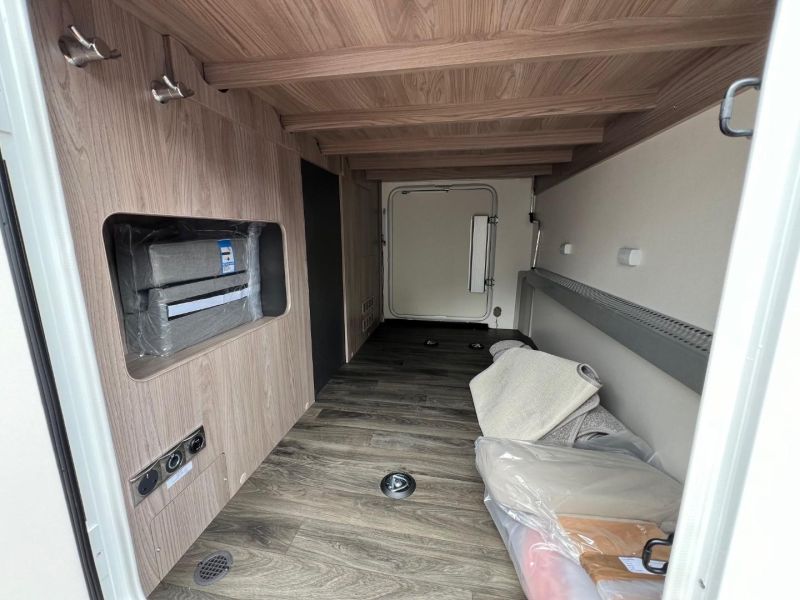 2024 Swift Escape 684