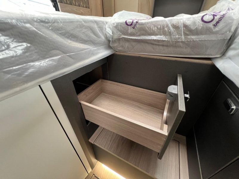 2024 Swift Escape 684