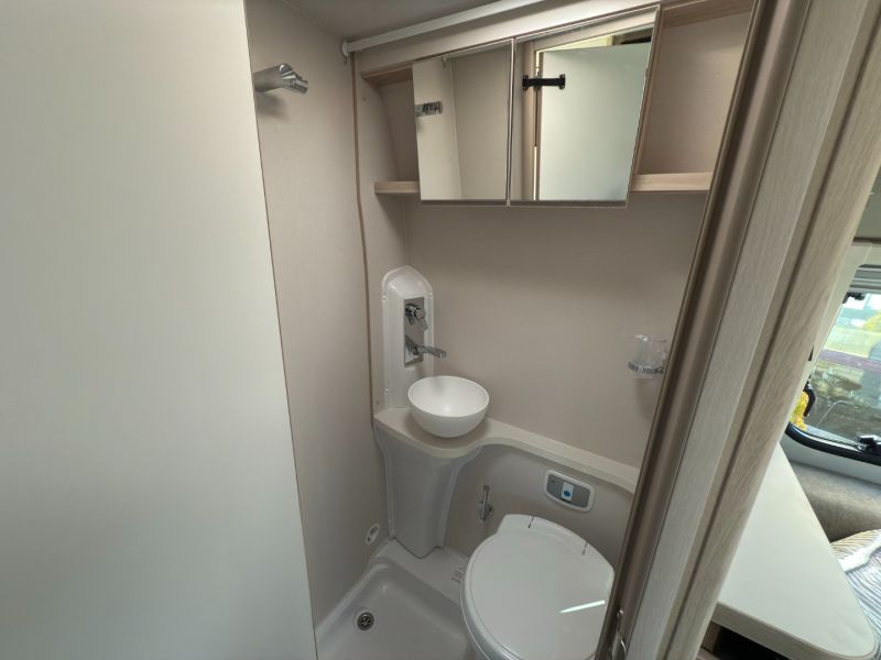 2025 Elddis Autoquest CV40 60th Anniversary Edition
Manual