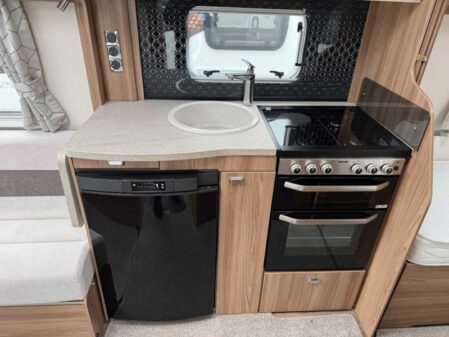 2019 Swift Challenger 565