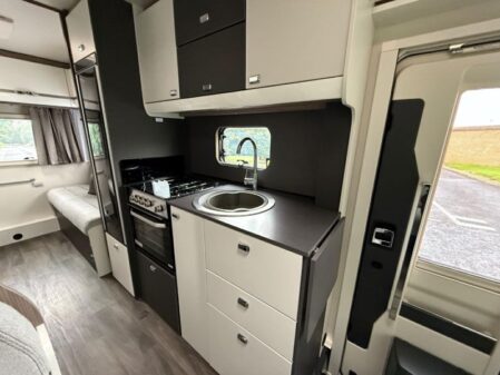 2024 Swift Voyager 475 Manual