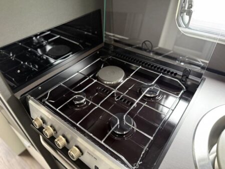 2024 Swift Voyager 475 Manual