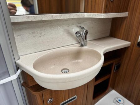 2017 Hymer B-Class 444 DL