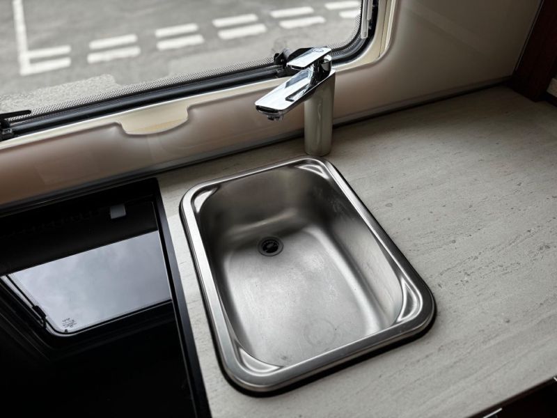 2017 Hymer B-Class 444 DL