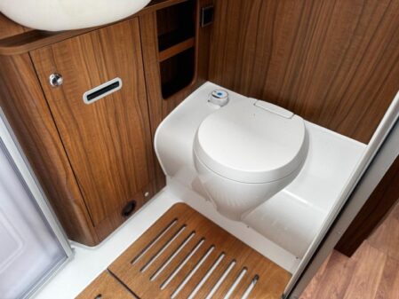 2017 Hymer B-Class 444 DL