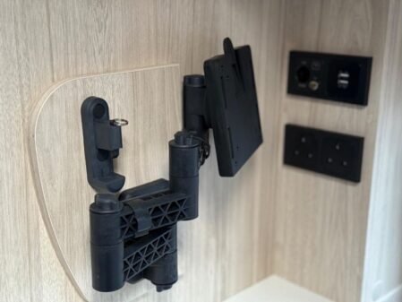 2025 Elddis Autoquest CV40 60th Anniversary Edition
Manual