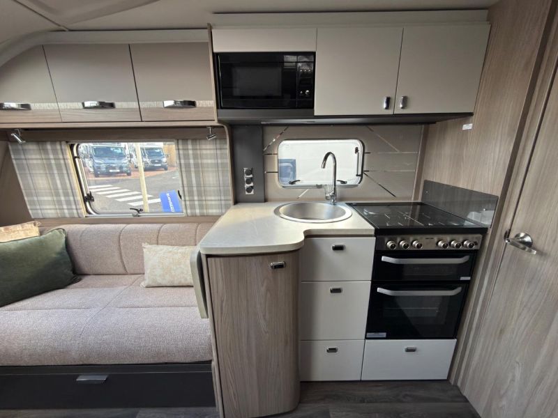 2025 Swift Challenger 560 SE