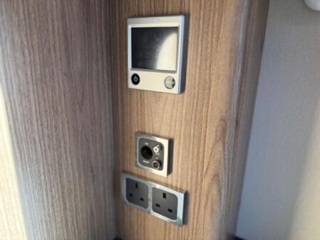 2015 Coachman VIP 545
Incl Mover