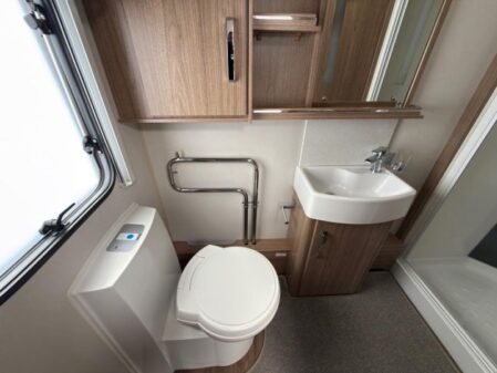 2017 Coachman Laser 675