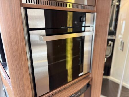 2019 Niesmann and Bischoff Niesmann Bischoff Arto 88 EK