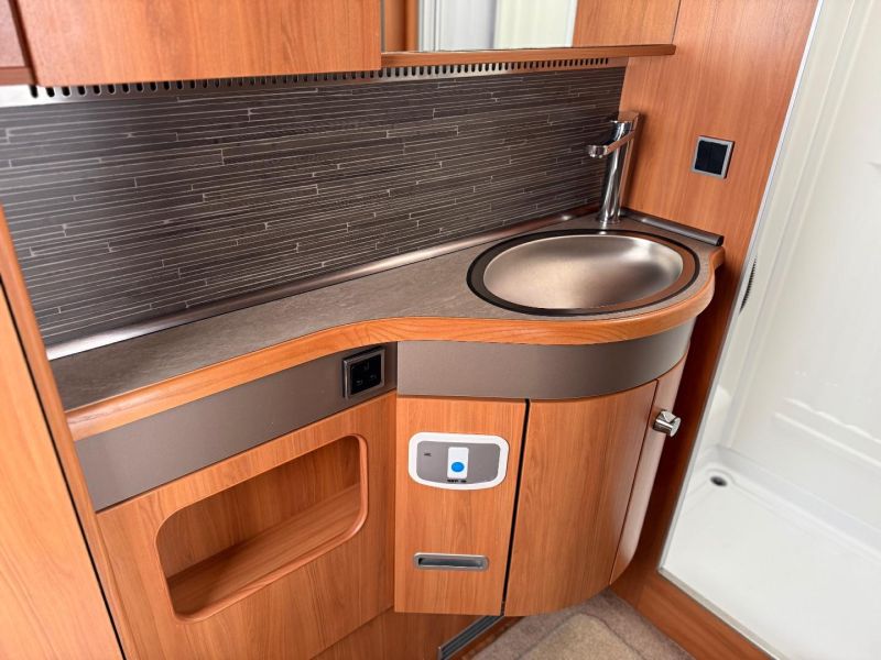 2017 Hymer NOVA 585 GL
