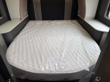 2026 Swift Trekker 594