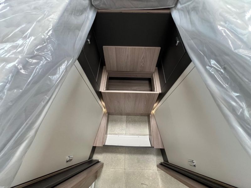 2024 Swift Escape 684