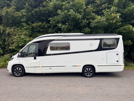 2019 Niesmann and Bischoff Smove 7.4E