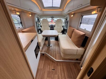 2019 Niesmann and Bischoff Smove 7.4E