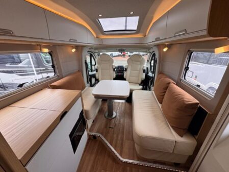 2019 Niesmann and Bischoff Smove 7.4E