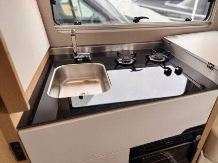 2019 Niesmann and Bischoff Smove 7.4E