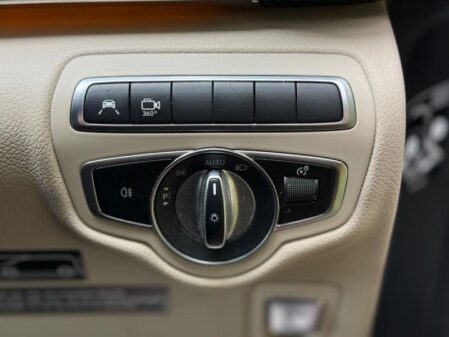 2022 Mercedes V Class
Marco Polo