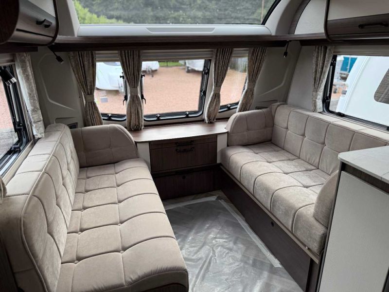 2027 Coachman Acadia 575 Xtra