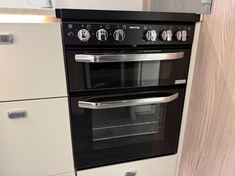 2026 Swift Conqueror 560L Grande