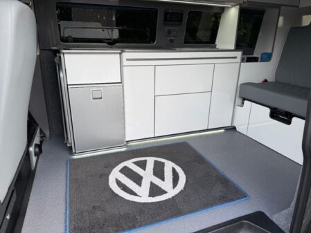 2023 VW T6.1 Highline Platinum Wave LWB Manual
150hp