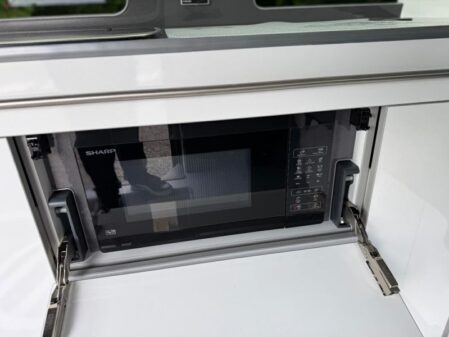 2023 VW T6.1 Highline Platinum Wave LWB Manual
150hp